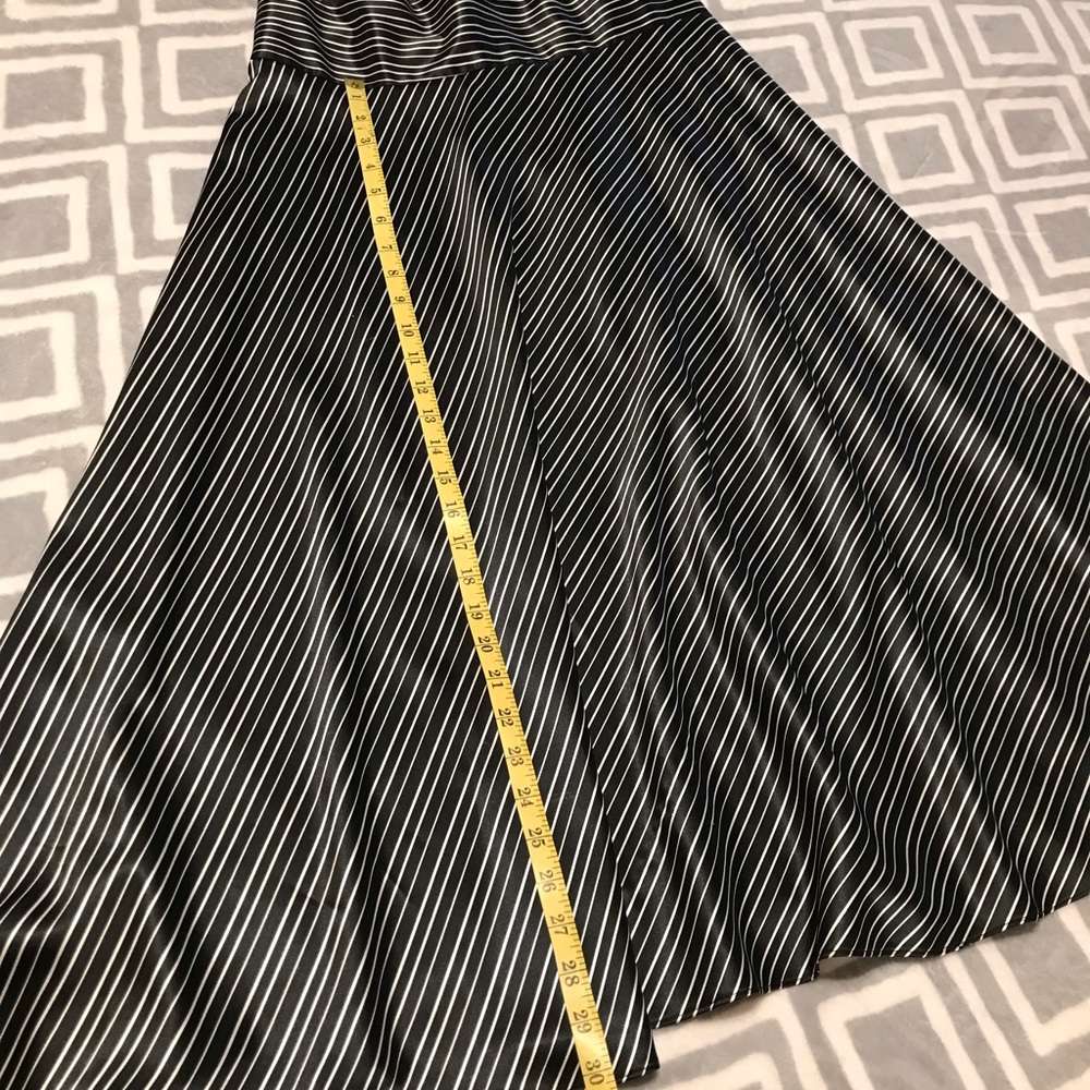 Black & silver stripe satin halter dress - Picture 4 of 7